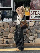 迷彩デザインのストレートパンツ【レトロアメリカン・ゆったりフィット・ウエストひも付き】