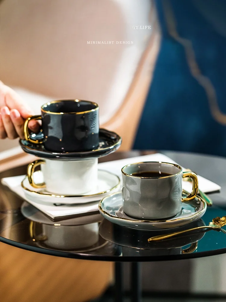 欧風レトロデザインの陶器製コーヒーカップ＆ソーサー：高級感と精緻な仕上げを実現