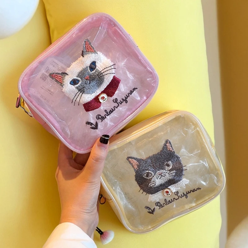 プチギフト 200円以下でオシャレに贈るには？猫柄の化粧ポーチがベストな理由