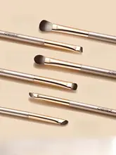 携帯用動物毛アイシャドウブラシ【ダブルヘッド・ブレンディング・アイライン用】