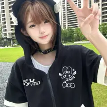 かわいい開襟ジップアップパーカー【アニメスタイル・フード付き・小さな翼・短袖】（セットアップ対応）