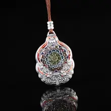 シルバー925製のおしゃれな鹿モチーフのネックレス【毛糸ひも・トレンドカラー】