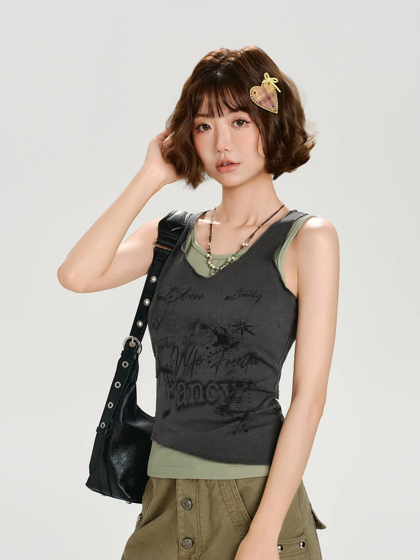 ビンテージ風のプリントTシャツで、どんな春の日常を創り出せるの？