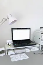 デスクトップ収納スタンド【ノートパソコン用・高さ調整可能・シンプルデザイン】