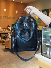 レトロデザインの牛革風リュック【女性用・カジュアル・2way・旅行用】（セットアップ対応）