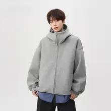 重厚感のあるフード付きパーカー【秋用・デザイン性・カジュアル】