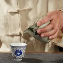 古風なデザインの大きな彩色茶器【公道杯・分茶器・茶漏れ架付き】