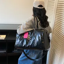 大容量旅行用トートバッグ【防水・女性用・肩掛け可能・カジュアルデザイン】