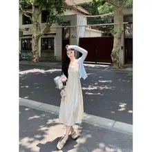 優しい雰囲気のブルー長袖ニットカーディガン【春用・花柄キャミソール付き・デュアルスタイル】（セットアップ対応）