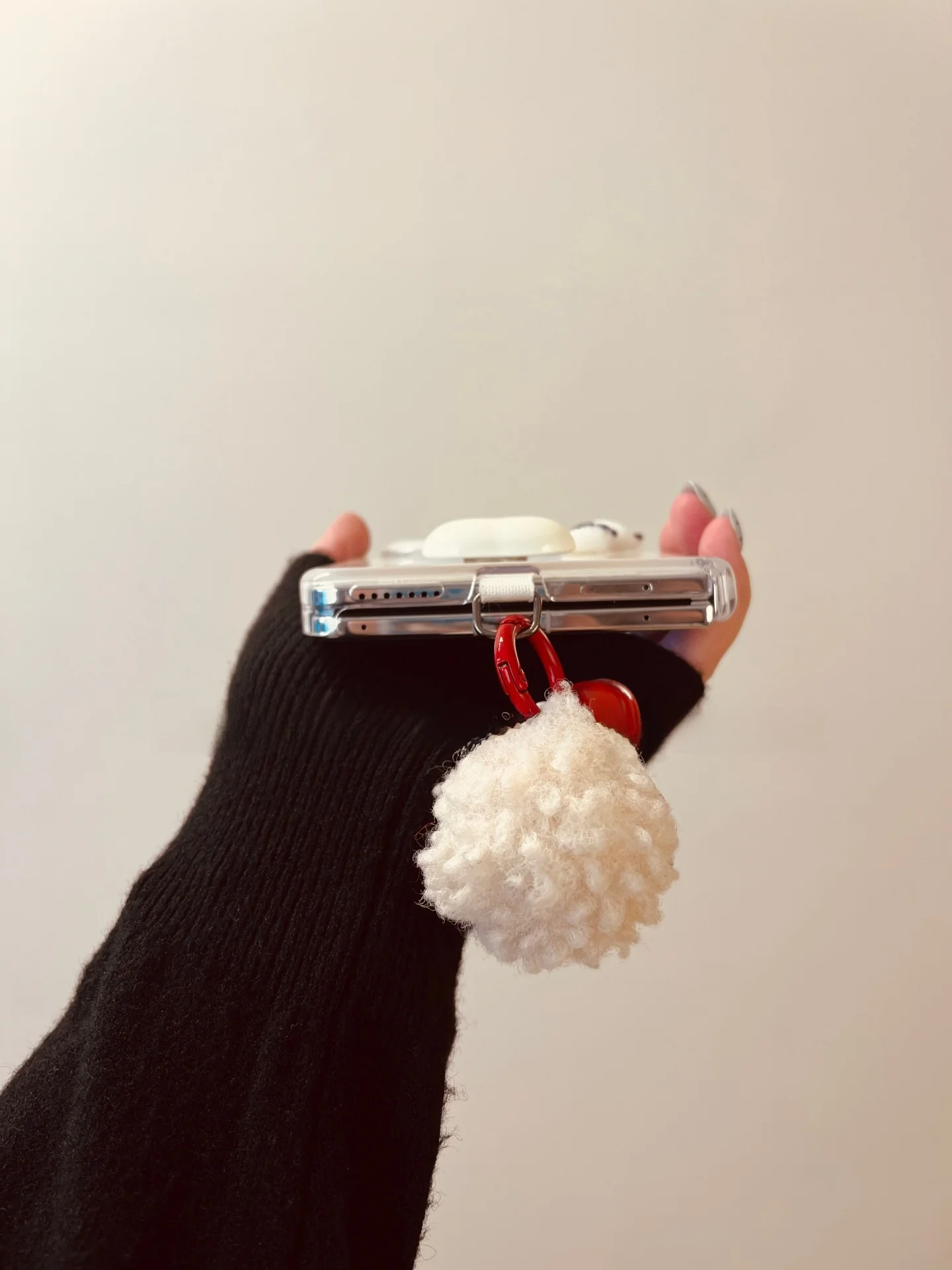 雪人スマホケースを手作りにするべきか？そのメリットと、おすすめの代替案は？