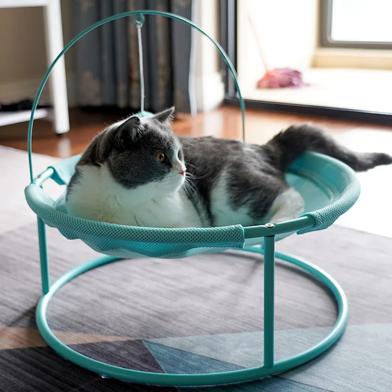 猫のためのベッドは、夏用で通気性が大事？吊り式の選び方を徹底解説