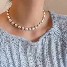 個性派デザインのラウンドプレートネックレス【洗練されたスタイル・女性用】