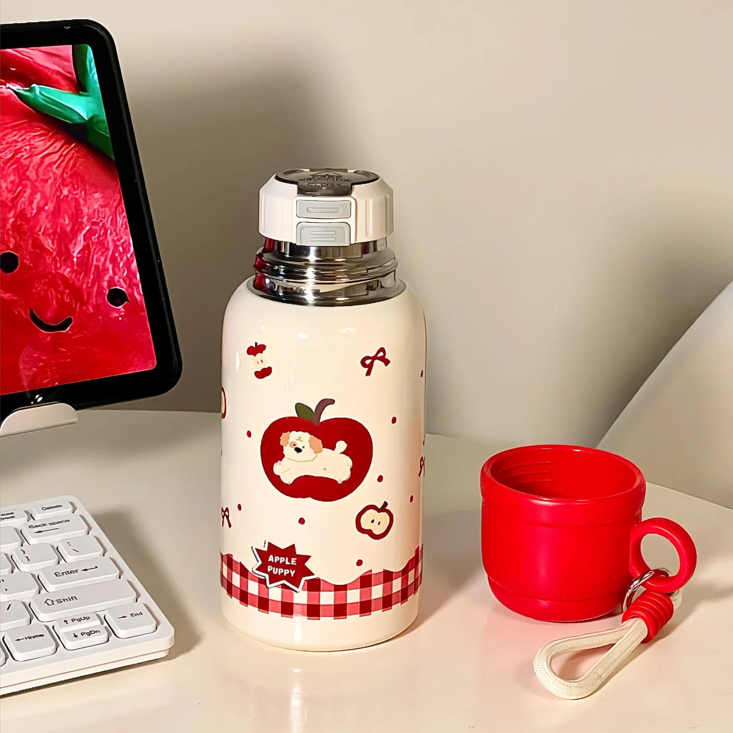 スタイリッシュな女性用水筒：500ml 316ステンレス製の保温機能と吸管付き設計
