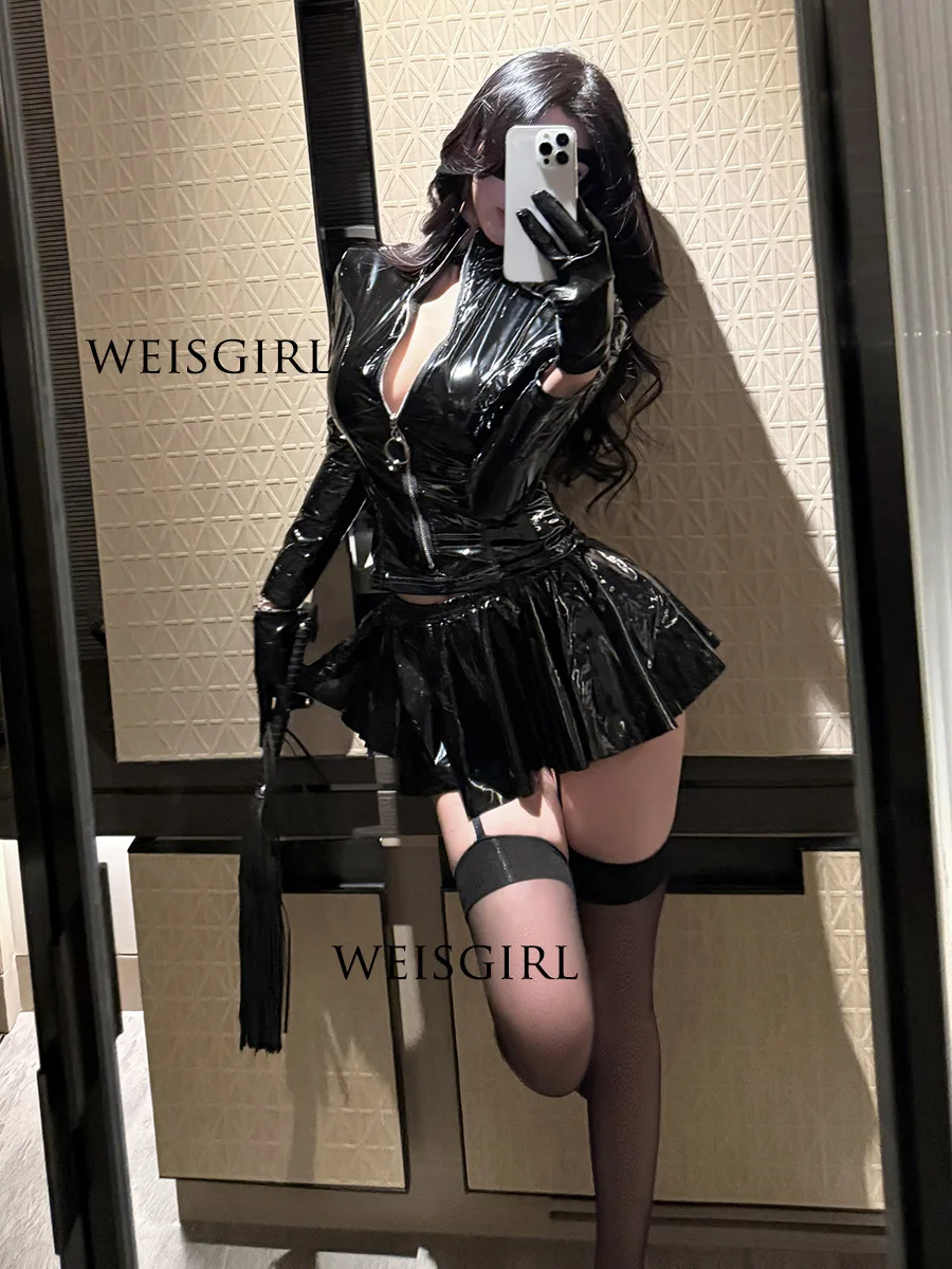 モードスーツとは何か：ハロウィン向け漆皮暗黒系コスプレセットアップの実態と使い方