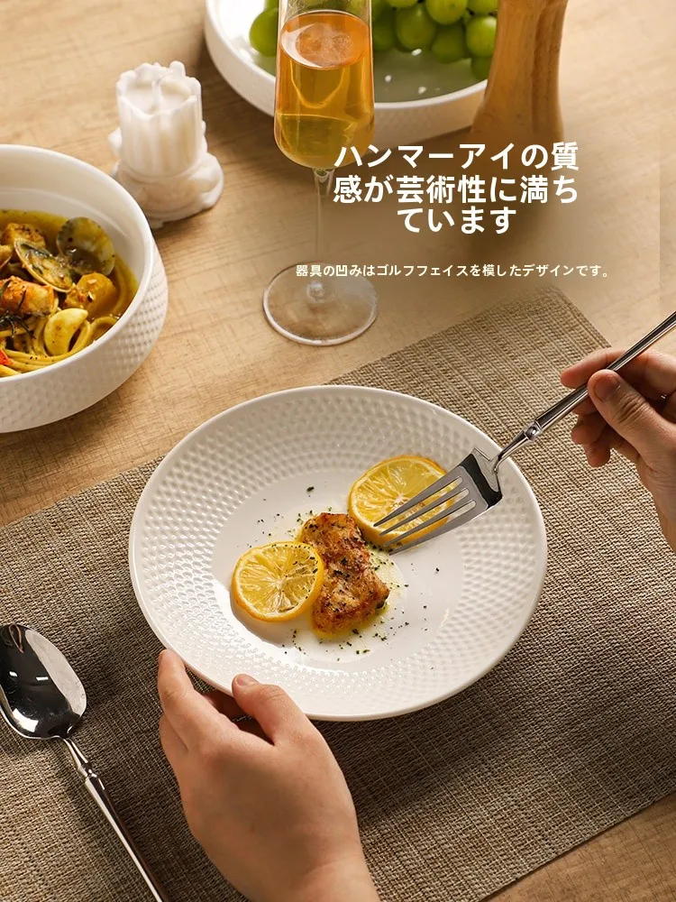 エグゼクティブダイニングで気分を整えるには？ホワイトディナープレートがもたらす、静けさと美しさのバランス