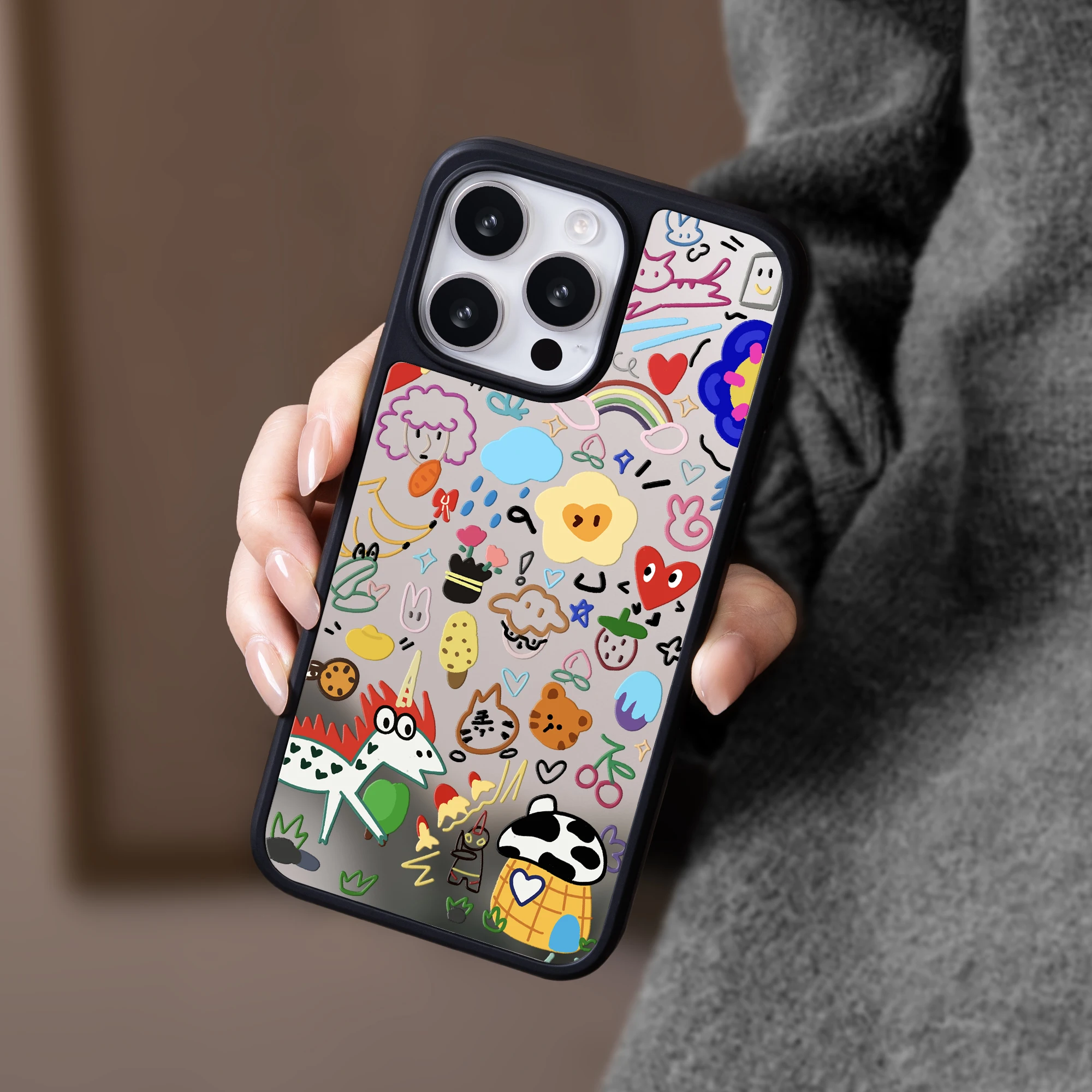 面白いカートゥーンデザインのスマートフォンケース：反射ミラーと磁気吸着の実用性を検証