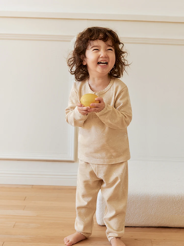 2歳 寝る時 服装 どう選ぶ？コアラ柄の純棉インナーが睡眠の質を変える理由