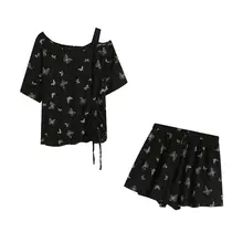 夏用 フレア袖の蝶柄オフショルダーブラウスとショートパンツ（セットアップ対応）