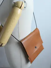本革製 手作りショルダーバッグ【ヴィンテージスタイル・軽量・小型・女性用・スマホ収納可】