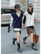 レトロVネックノースリーブニットベスト【秋冬用・重ね着スタイル・白色】（セットアップ対応）