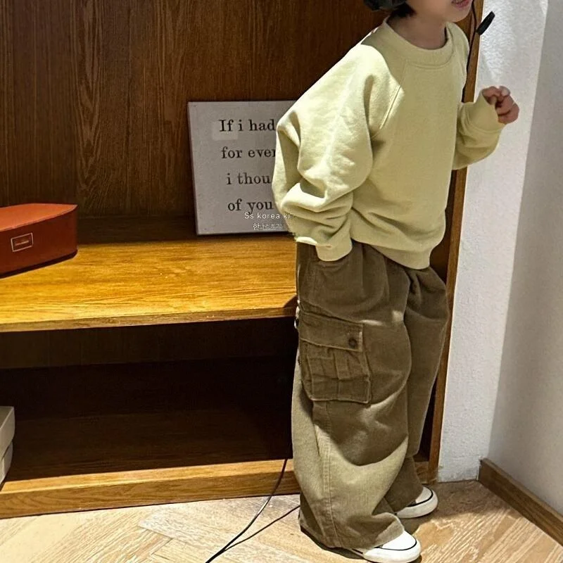 小学6年生の男子が選ぶ、通学とオフシーンで使える「おしゃれで洗濯しやすい」長袖Tシャツは？