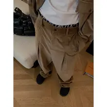 秋の雰囲気満点のゆったりとしたコーデュロイカジュアルストレートパンツ