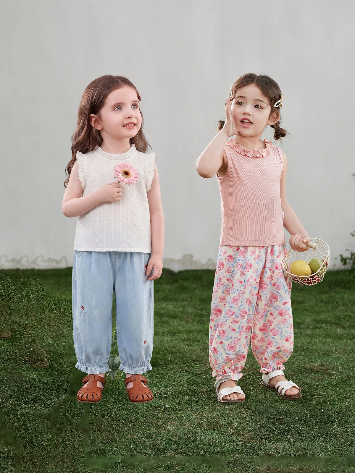 4歳女の子向けかわいいセットアップ：学院風格の格紋デザインで日常を彩る