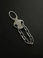キーホルダー バッグチャーム エイリアンモチーフ パンク風 楕円形 チェーン付き ウエストポーチ用 ストリート 個性的 「RV」