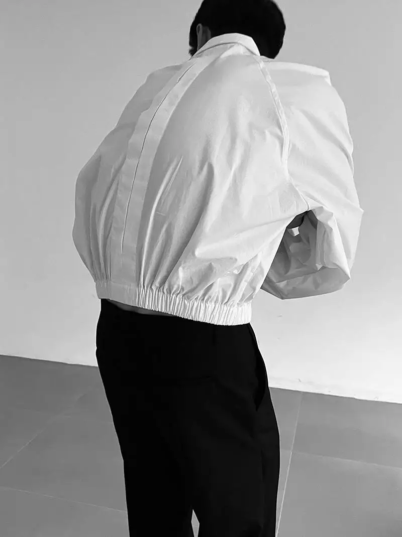 30代男性が春に着るべき「快適でシルエットが整う」ショートシャツは？