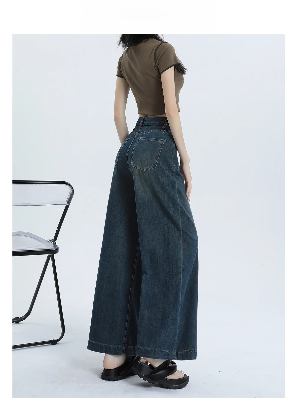 黒 デニム ワイド パンツ どんな感じ？レトロな魅力と実際の着こなしを解き明かす