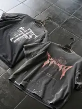 水洗い加工のロゴ入り短袖Tシャツ【ダメージデザイン】