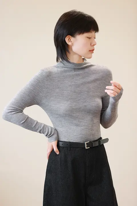 極上の柔らかさ メリノウール製 ハイネック長袖ニットトップス【女性用・シームレス】（セットアップ対応）