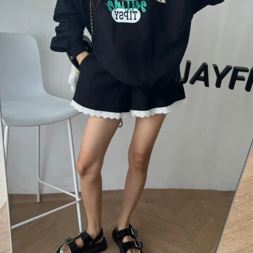 ウエストゴムのレース切り替えワイドパンツ：ズボンずれ防止と脚のバランスを実現する韓式ワイドパンツ