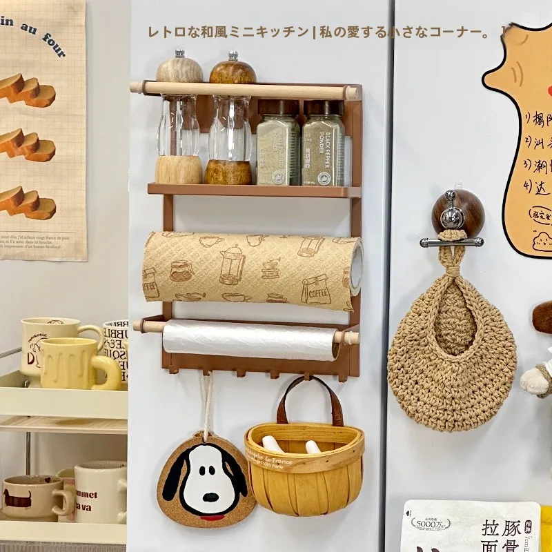 冷蔵庫用磁石付き収納ラック：キッチンおしゃれDIYで実現可能なシンプルな収納解決策