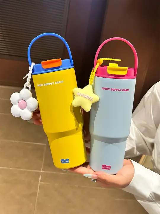 おしゃれなステンレス製保温ボトル【大容量・吸管付き・アウトドア用】