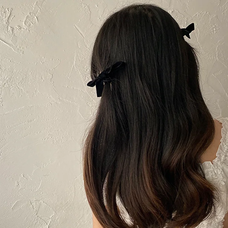 ブラックベルベットリボンヘアゴム：レトロなツインテールスタイルに最適な素材とデザイン