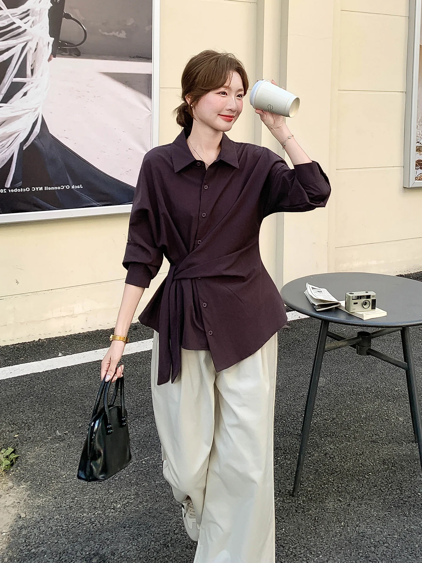 春のジーパンコーデで迷ったら、この「フレンチスタイルのセットアップ」が救う理由は？