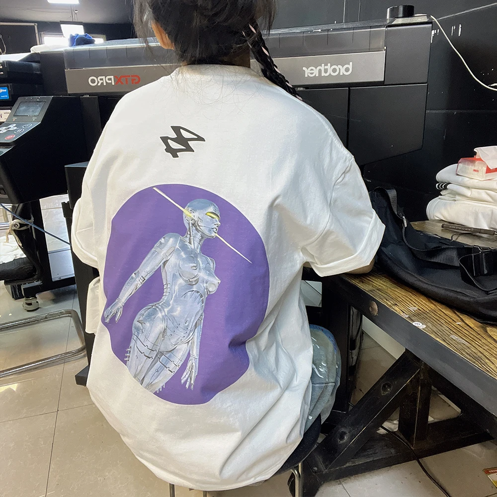 女 ライン Tシャツ：夏用ユニセックスルーズフィット半袖の実用性とスタイルのバランス
