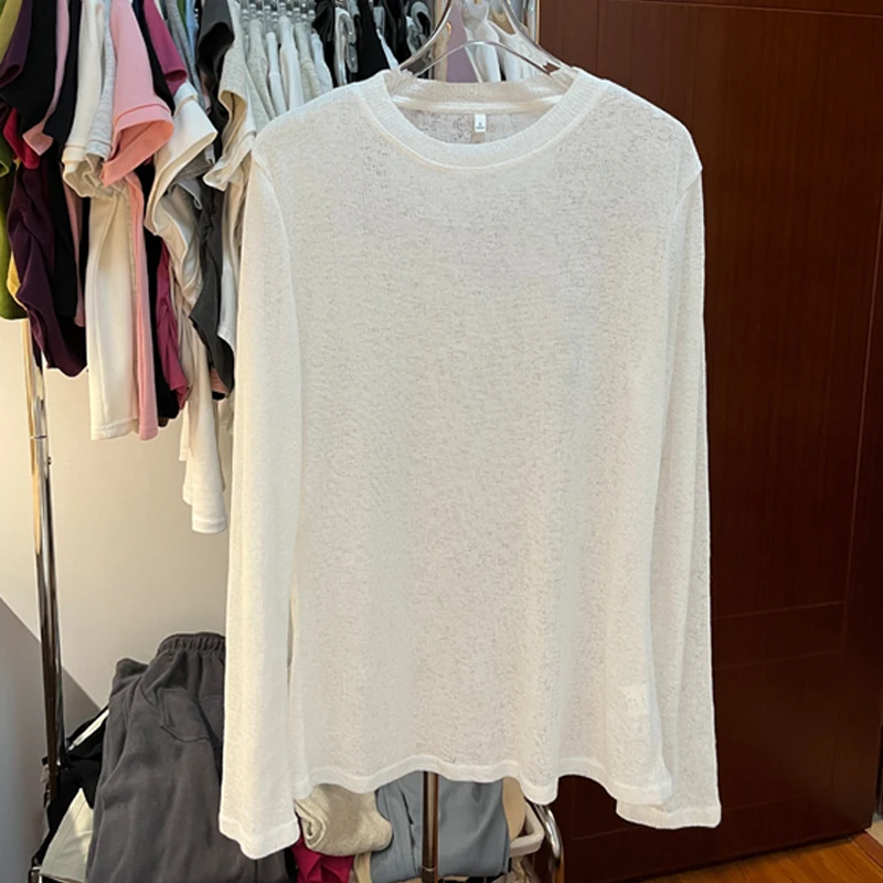 通勤スタイルに悩むあなたへ：Tシャツの下に着る長袖をどう選ぶべきか？