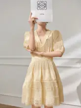 Vネックパフスリーブフレアドレス【レースデザイン・ウエスト切り替え・女性用】