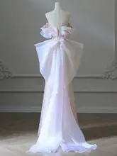 エレガントなデザインの一字肩ドレス【軽やかなウェディングスタイル・重工刺繍】