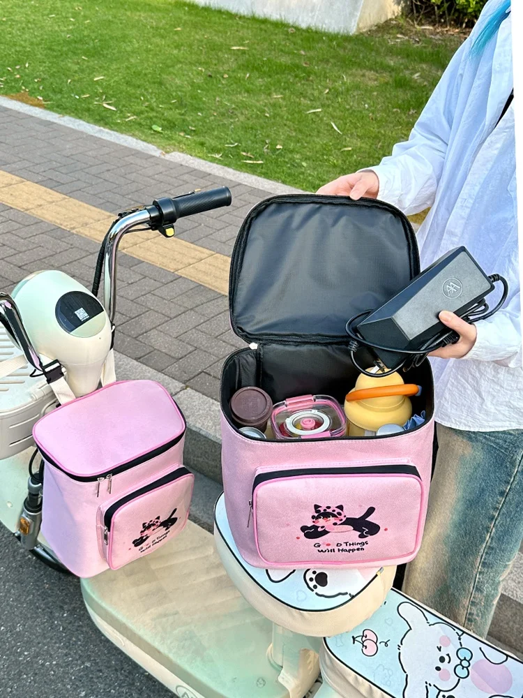 電動自転車用防水フロントバッグ：大容量でスマホ充電器とヘルメットを収納可能