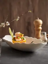 ユニークな形の陶磁器プレート【深皿・蒸し魚用・家庭用・おしゃれな器】