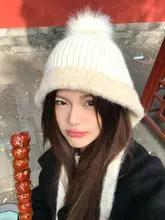 かわいいボンボン付きニット耳あて帽子【秋冬用・暖かさ】