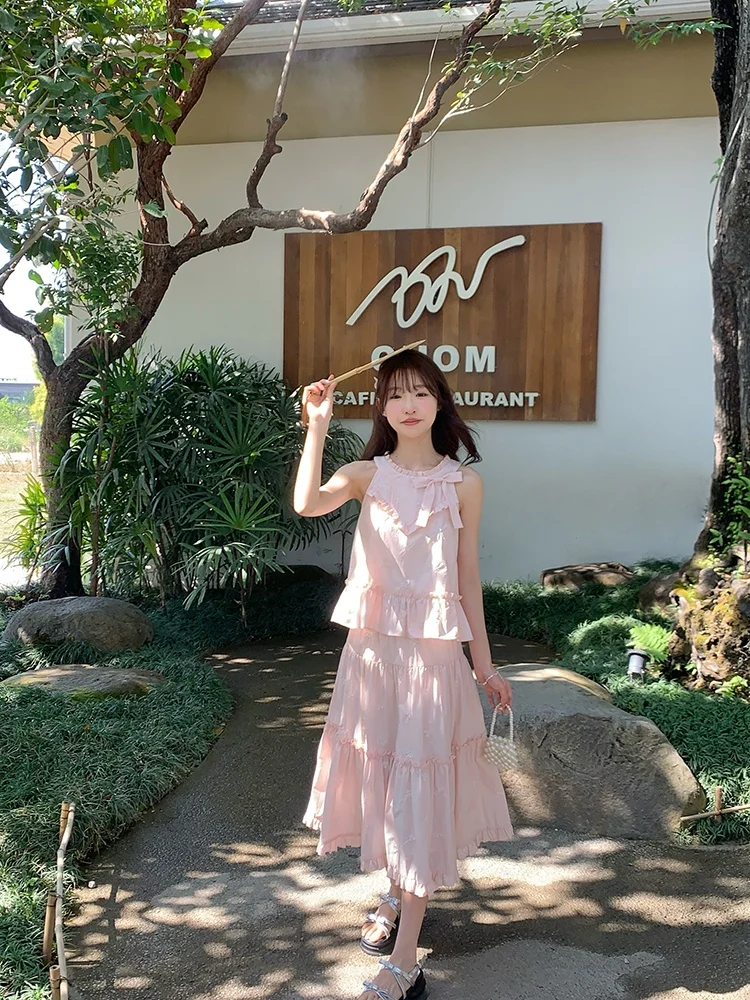 オリジナルデザインのJK制服【夏用・ノースリーブ・背中開き・モネの庭風】は明るい服としての実用性とファッション性をどう評価するか？