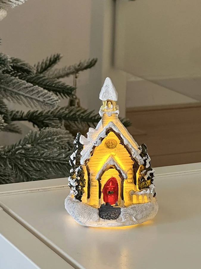 クリスマスツリーの卓上ライト：12月の季節感を活かしたおしゃれなギフト