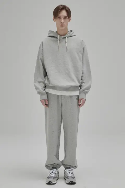 セットアップ パーカー ジョガーパンツ ユニセックス 光沢糸 厚板プリントロゴ ベーシックシルエット ストレート オールシーズン「NANS」