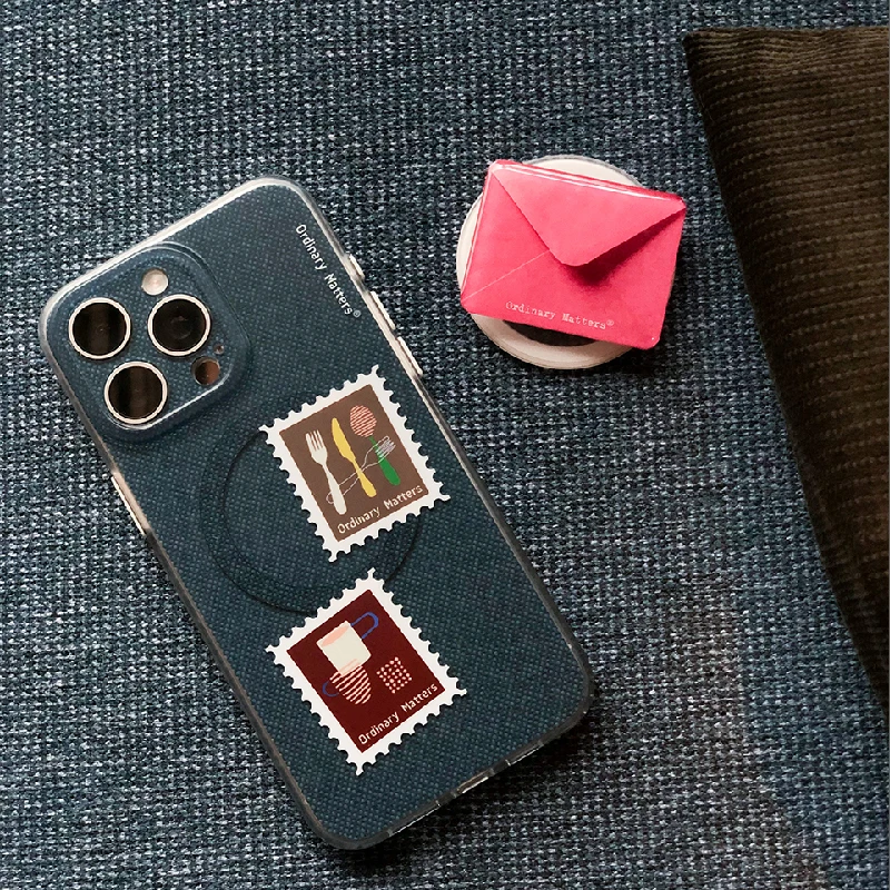 ピンクの封筒型マグネット式スマホスタンド：磁吸式でポータブルな通勤・キャンプ用途に最適
