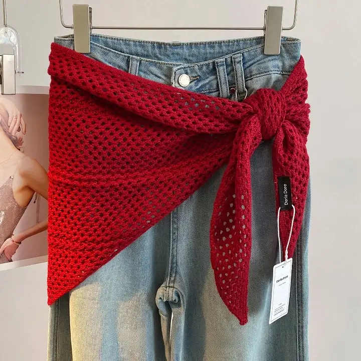 春秋用ニット三角巾風赤いウエストベルト【デコレーション・アクセサリー】（セットアップ対応）