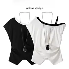 斜め襟デザインのショート丈Tシャツ【ドレープ・肩出し・トレンドカラー】